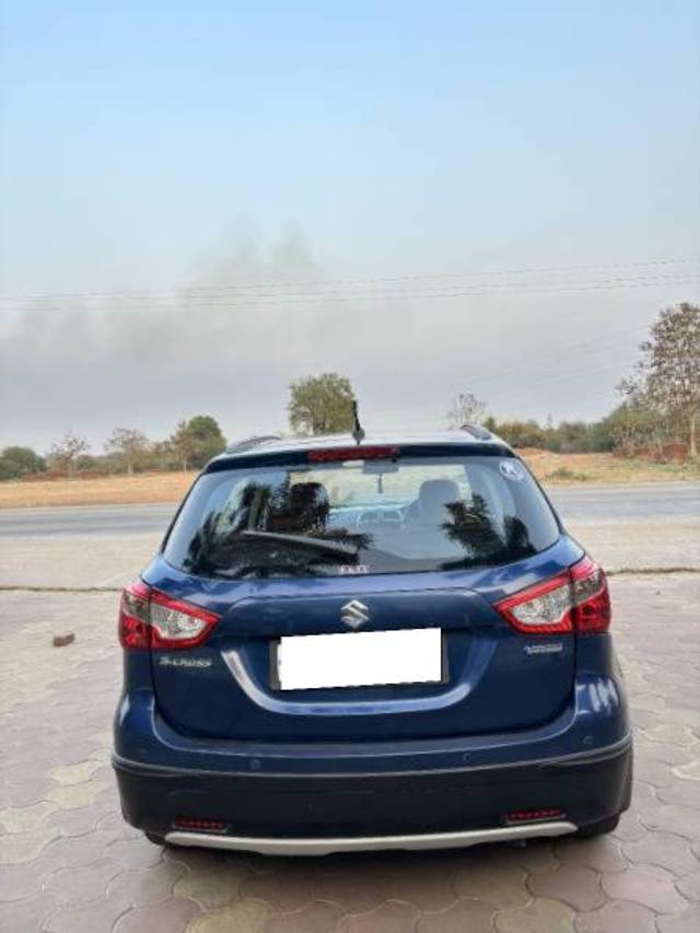 https://images10.gaadi.com/usedcar_image/4545972/original/processed_2451d974-1b7a-43e6-b1f8-de99def9de16.jpg?imwidth=6402
