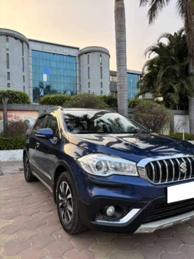 https://images10.gaadi.com/usedcar_image/4545972/original/processed_d358054f-bb15-431e-9ff0-a165ef54b328.jpg?imwidth=6400
