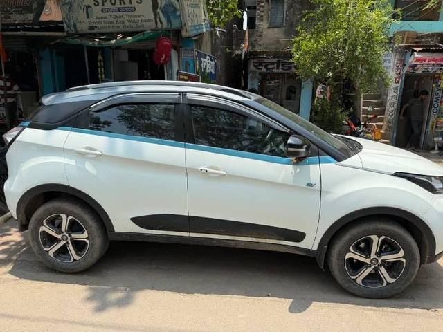 https://images10.gaadi.com/usedcar_image/4546012/original/processed_f1345c51-6c03-430a-bd40-23dea31281a6.jpeg?imwidth=6401