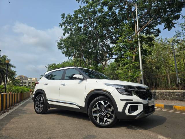 https://images10.gaadi.com/usedcar_image/4546033/original/290638e93ecbc620fe4557e12d18bd4e.jpg?imwidth=6400