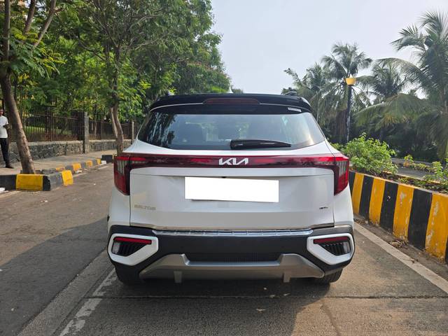 https://images10.gaadi.com/usedcar_image/4546033/original/processed_c7c97b1eb7ff5a4cf4d4f7df422e482d.jpg?imwidth=6402