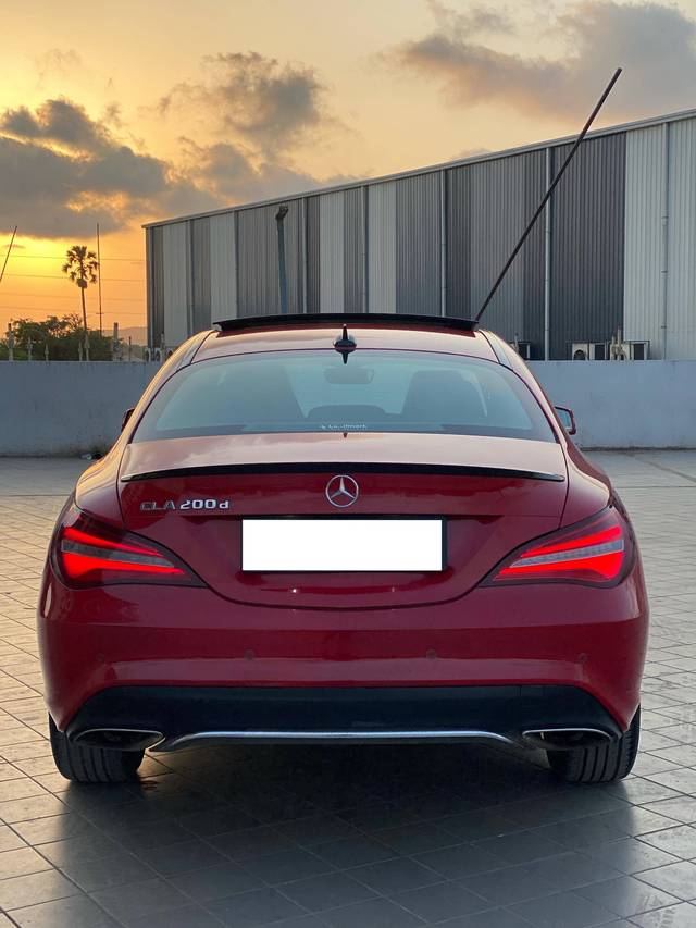 https://images10.gaadi.com/usedcar_image/4546041/original/processed_6abdc742-cea3-48c4-9169-9582ed83e2aa.jpg?imwidth=6401