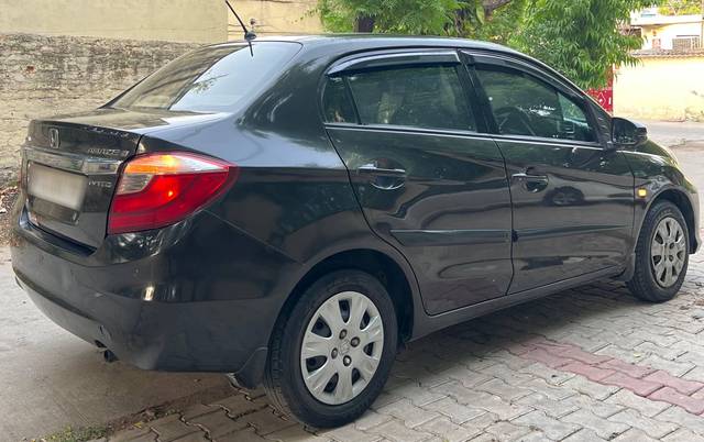 https://images10.gaadi.com/usedcar_image/4546044/original/processed_0080542e-d6b8-40f7-9ead-f2f855425e4e.jpg?imwidth=6401
