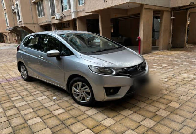 https://images10.gaadi.com/usedcar_image/4546112/original/9ba54d01-f4d5-4dfa-84ff-cfccdf9cb5fe.?imwidth=6400