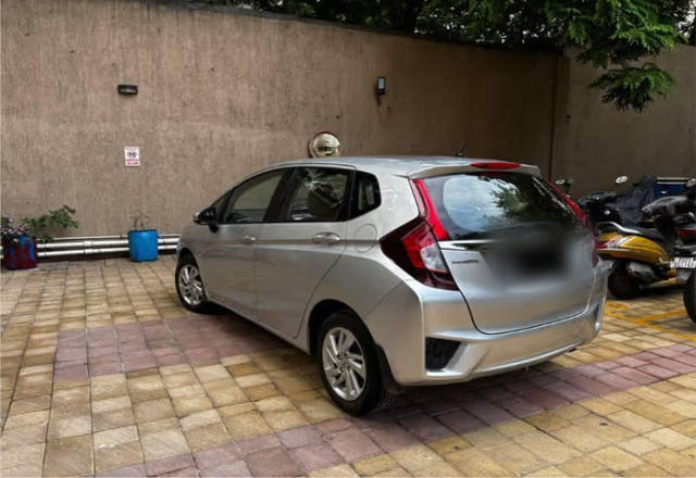 https://images10.gaadi.com/usedcar_image/4546112/original/9ded88b5-8b12-4f91-b8f5-435280907af7.?imwidth=6401