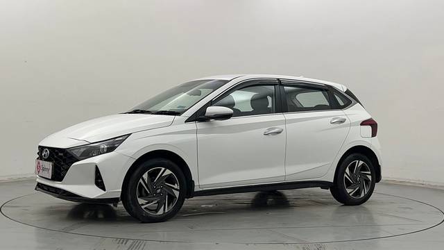 https://images10.gaadi.com/usedcar_image/4546169/original/25cc3c57d92d587ff865d934bad8c2dc.JPG?imwidth=6400