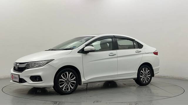 https://images10.gaadi.com/usedcar_image/4546174/original/5947c0d445ca8a5bbaa949b607fdd456.JPG?imwidth=6400