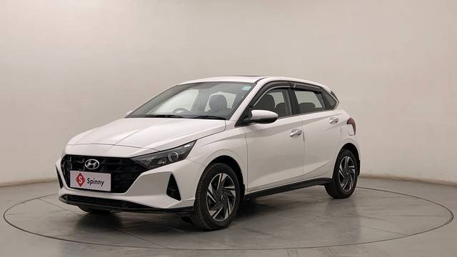 https://images10.gaadi.com/usedcar_image/4546190/original/0dc930654f76f566c4de87519fde0fb5.JPG?imwidth=6400