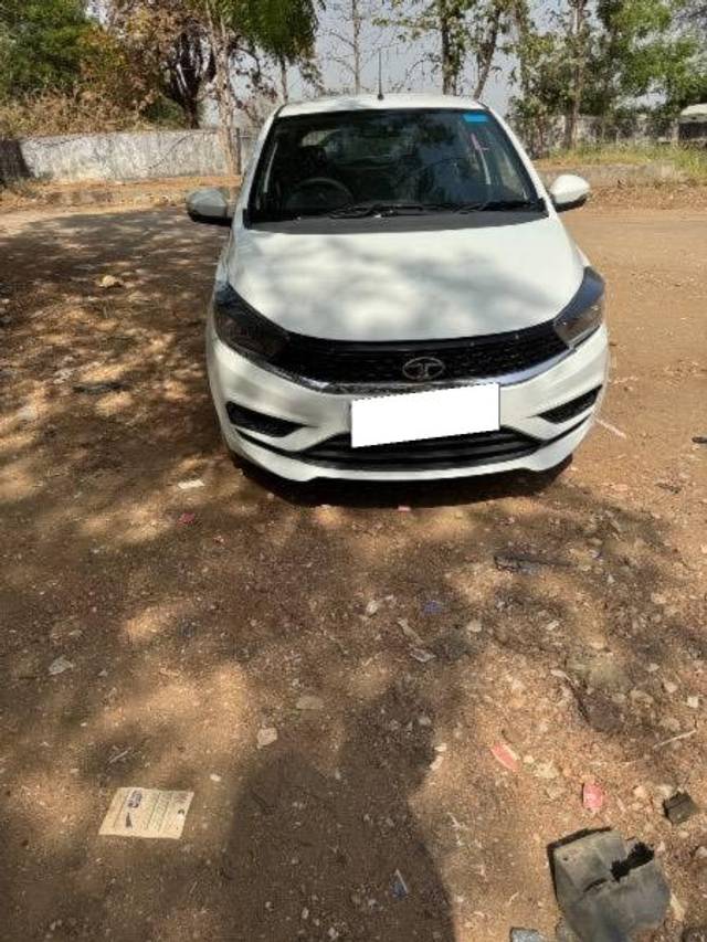 https://images10.gaadi.com/usedcar_image/4546194/original/processed_181813e3-e1a6-4ef8-9333-252a5afde306.jpeg?imwidth=6400