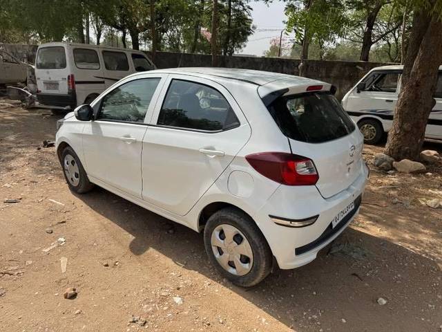 https://images10.gaadi.com/usedcar_image/4546194/original/processed_4117db1c-6936-4876-8bca-2eeacca9eb83.jpeg?imwidth=6402