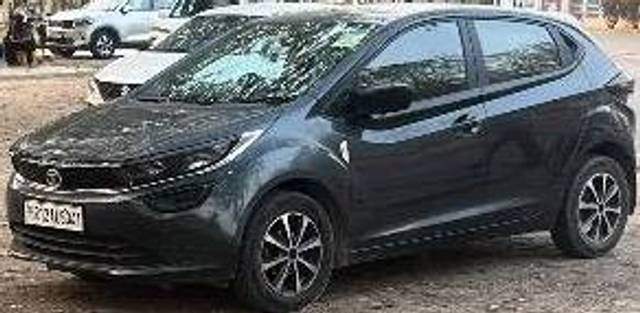 https://images10.gaadi.com/usedcar_image/4546195/original/processed_7112b46d-a3d6-4cef-9f1e-ba9b3d7b8cba.jpeg?imwidth=6402