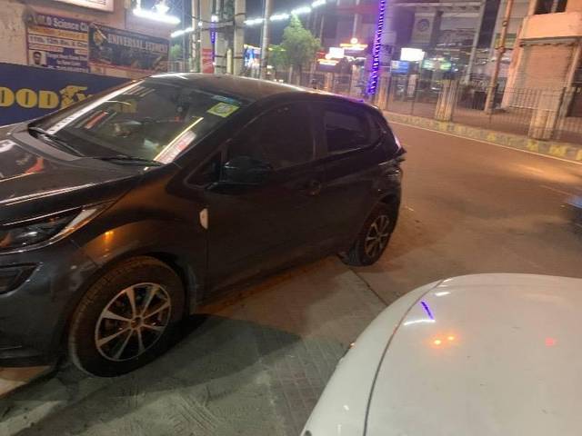 https://images10.gaadi.com/usedcar_image/4546195/original/processed_cdb8adde-5599-42ee-97d4-5ddb09c59e5f.jpeg?imwidth=6400