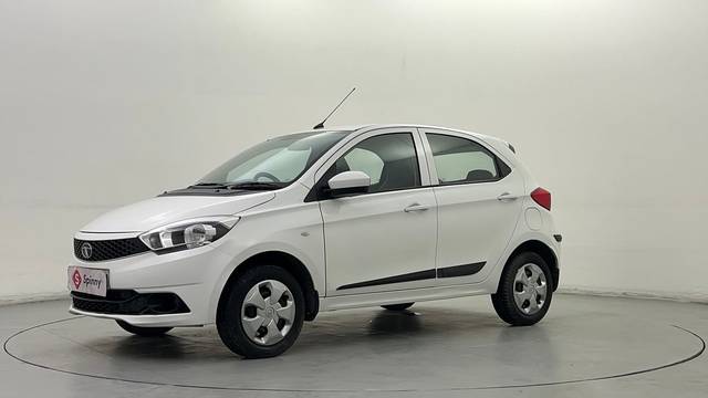 https://images10.gaadi.com/usedcar_image/4546297/original/d9e935784ae9b5714d2b3d1ba1805d54.JPG?imwidth=6400