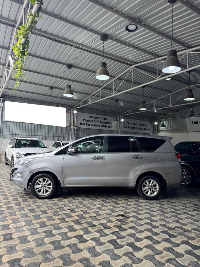 https://images10.gaadi.com/usedcar_image/4546311/original/processed_76367c00e3cdf7b58ede7e956d4dc53f.jpg?imwidth=6402