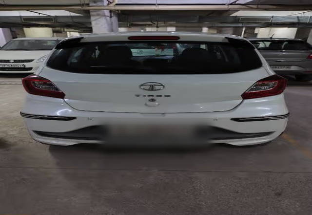 https://images10.gaadi.com/usedcar_image/4546315/original/4851ffdb-23e8-4179-b1dc-34dc05ef4ebd.?imwidth=6400