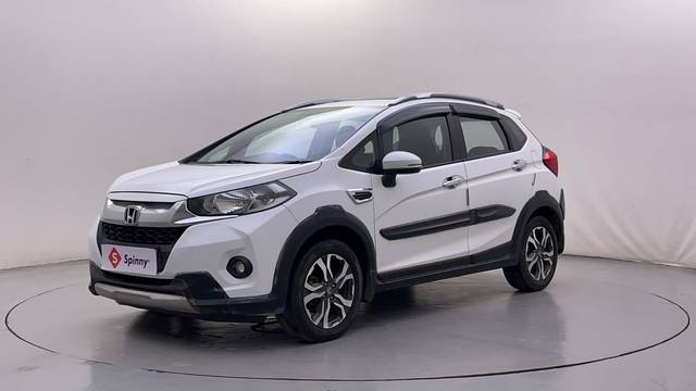 https://images10.gaadi.com/usedcar_image/4546343/original/e9df1e155c84124454a39ffac1d1c83a.JPG?imwidth=6400