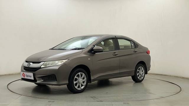 https://images10.gaadi.com/usedcar_image/4546377/original/06c364382744290eafeda9fdf05195c1.JPG?imwidth=6400