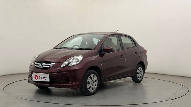 https://images10.gaadi.com/usedcar_image/4546396/original/0478adfef02bfe4ed1f0a6f59849256d.JPG?imwidth=6400