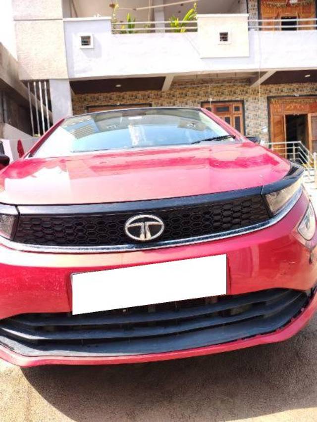 https://images10.gaadi.com/usedcar_image/4546416/original/processed_2ad85a9d-2ed7-474b-bf37-80b3ad96fb69.jpg?imwidth=6400