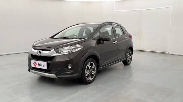 https://images10.gaadi.com/usedcar_image/4546438/original/7bdc331cb287654512088ce8a0e1f5ec.JPG?imwidth=6400