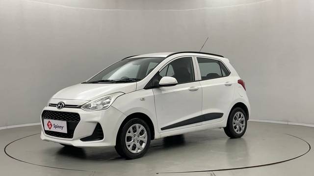 https://images10.gaadi.com/usedcar_image/4546450/original/32f9b0473e8e15e5b746f1cb034d8dde.JPG?imwidth=6400