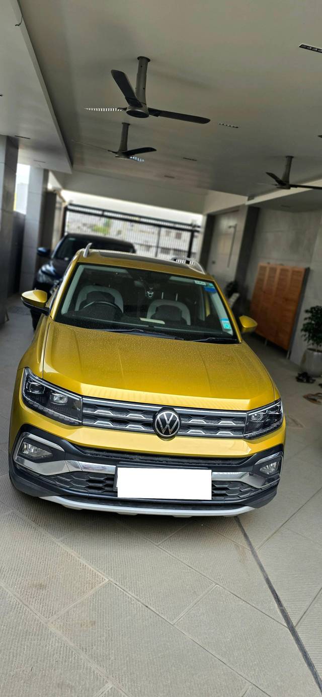 https://images10.gaadi.com/usedcar_image/4546480/original/processed_cc1886f1-ea8d-4615-aadd-cfd5125b0513.jpg?imwidth=6400