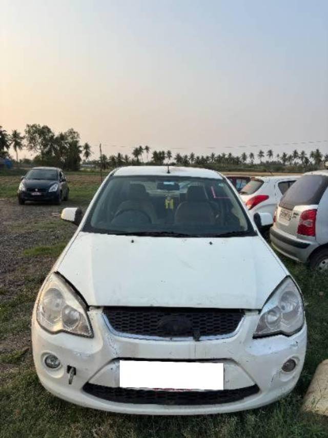 https://images10.gaadi.com/usedcar_image/4546489/original/processed_2d0503f5-412f-4bf4-a8d3-fe89ffa35728.jpg?imwidth=6400