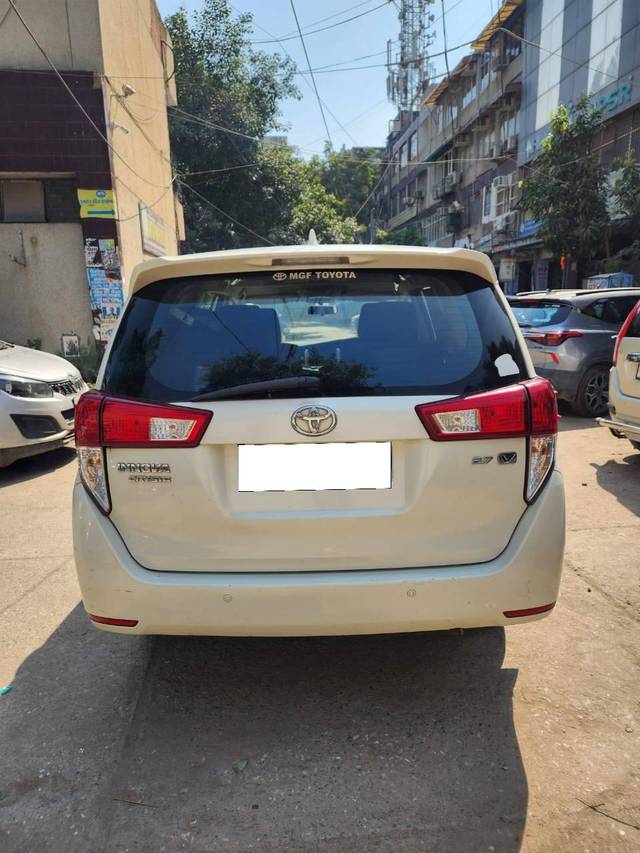 https://images10.gaadi.com/usedcar_image/4546496/original/processed_f155dc7e6bb19747c73efa950f89d1ba.jpg?imwidth=6402