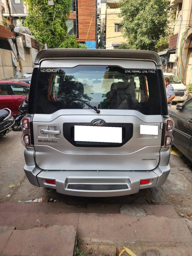https://images10.gaadi.com/usedcar_image/4546498/original/processed_14f912e4e22897da72c127885071ffe2.jpeg?imwidth=6401