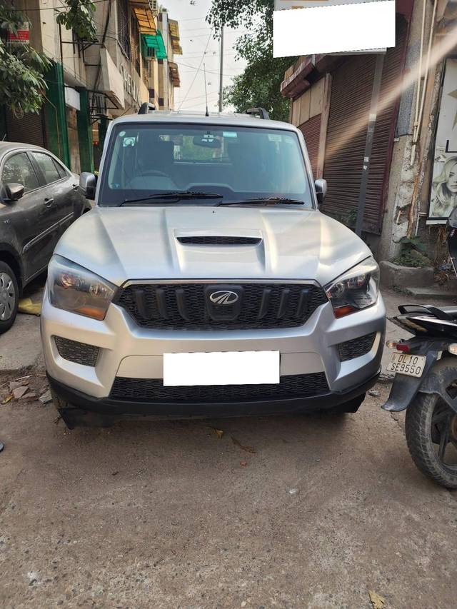 https://images10.gaadi.com/usedcar_image/4546498/original/processed_6c5ed34a1b190fcd9d05cc2e674cc27a.jpeg?imwidth=6400
