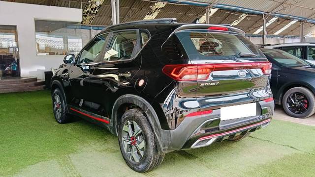 https://images10.gaadi.com/usedcar_image/4546500/original/processed_492ce8935a763b38a575f6bfca794d9f.jpg?imwidth=6402