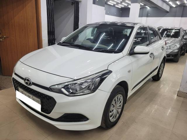 https://images10.gaadi.com/usedcar_image/4546532/original/processed_adeb8c559b777d5a3e4612f99ccf6fb6.jpg?imwidth=6400