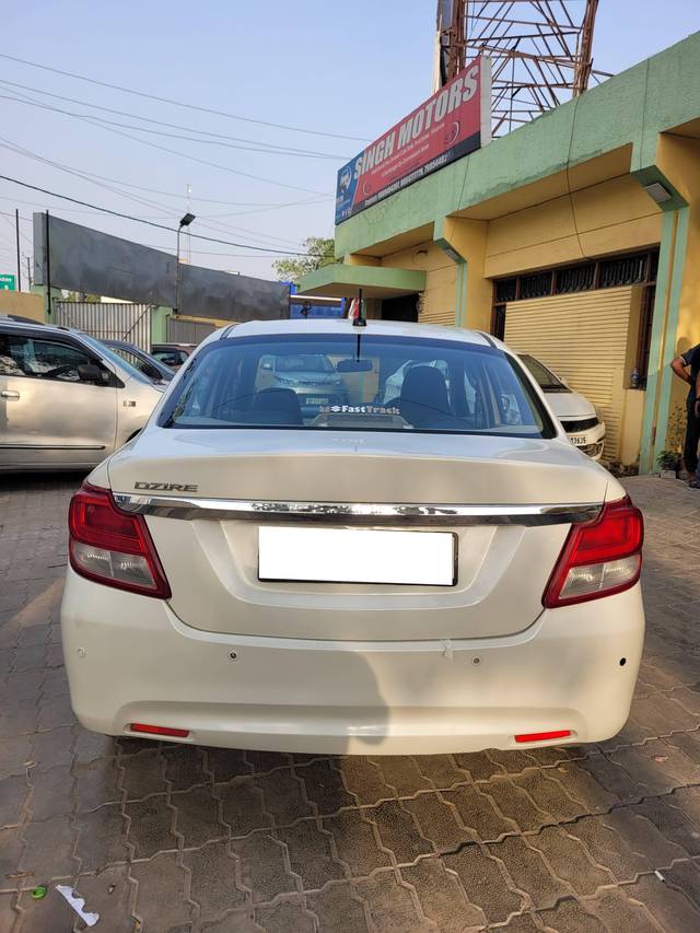 https://images10.gaadi.com/usedcar_image/4546537/original/processed_d87108554521b0b3a65726236650c2d3.jpg?imwidth=6401