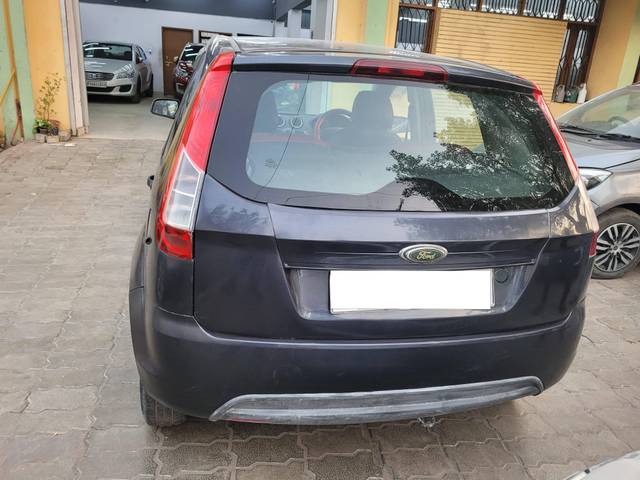 https://images10.gaadi.com/usedcar_image/4546542/original/processed_ca392e4d820b9f30978dca71cb925b79.jpg?imwidth=6402