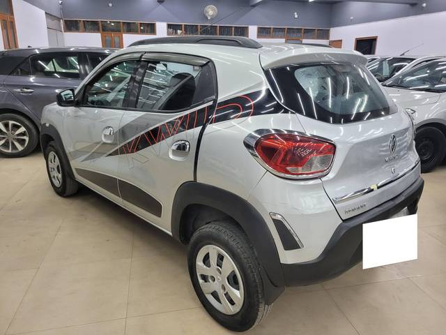 https://images10.gaadi.com/usedcar_image/4546543/original/processed_aa42b16af2d7fcaf86749c46a48cb01b.jpg?imwidth=6402