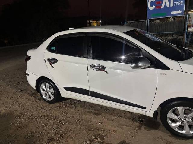 https://images10.gaadi.com/usedcar_image/4546550/original/processed_39202b84-b153-4c9b-bd37-c60c62228d9c.jpeg?imwidth=6401