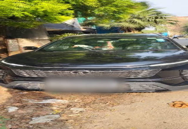 https://images10.gaadi.com/usedcar_image/4546551/original/b860225a-df2a-46f7-ae09-1b30ee6114f0.?imwidth=6400