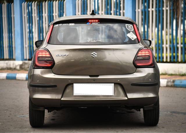 https://images10.gaadi.com/usedcar_image/4546575/original/processed_eef5dfa275bee3c3102f04a060f80108.jpg?imwidth=6402