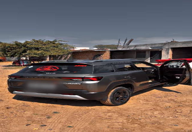 https://images10.gaadi.com/usedcar_image/4546582/original/0486bfe0-b9f3-4afe-b035-562fc93fc7d9.?imwidth=6402