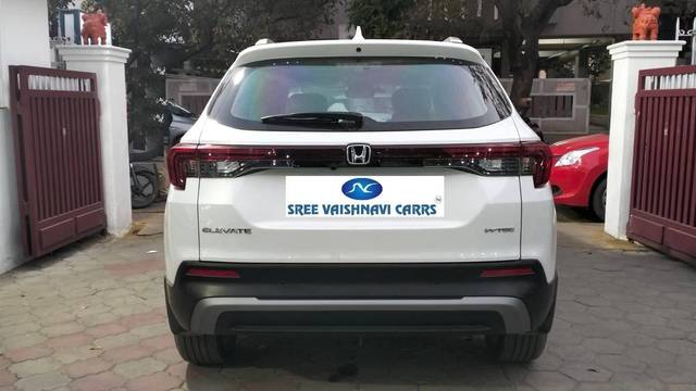 https://images10.gaadi.com/usedcar_image/4546593/original/processed_aac0ace72afef6d78d95f514dc385c6e.jpg?imwidth=6402