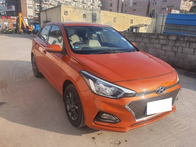 https://images10.gaadi.com/usedcar_image/4546594/original/processed_9fc3b08955f5a9f1d3eeb2954ea15271.jpg?imwidth=6400