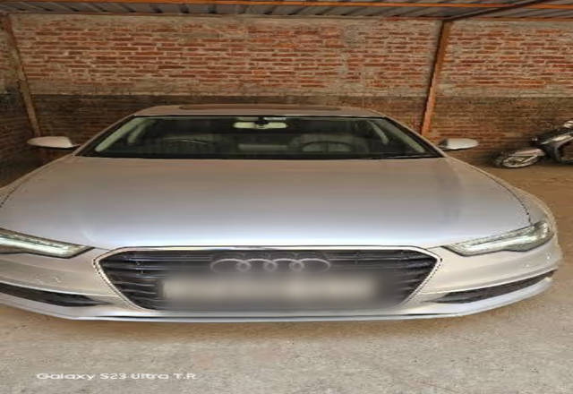 https://images10.gaadi.com/usedcar_image/4546622/original/419b949d-ddea-4661-9a47-82302648c28b.?imwidth=6400