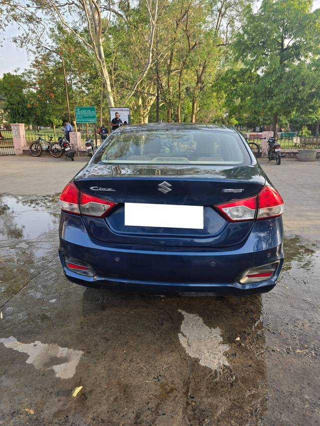 https://images10.gaadi.com/usedcar_image/4546627/original/processed_78bfed02fb56b8d69b7d9623ae5833d7.jpg?imwidth=6402