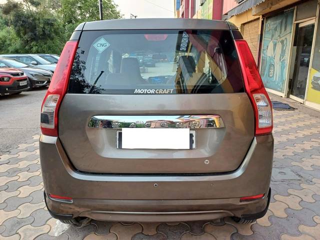 https://images10.gaadi.com/usedcar_image/4546633/original/processed_e8a465c6635b36aa042e7e0012e1c862.jpg?imwidth=6402