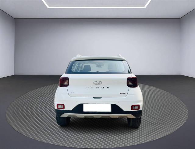 https://images10.gaadi.com/usedcar_image/4546634/original/processed_4a2554af53956650ea8f72cf0758509e.jpg?imwidth=6402