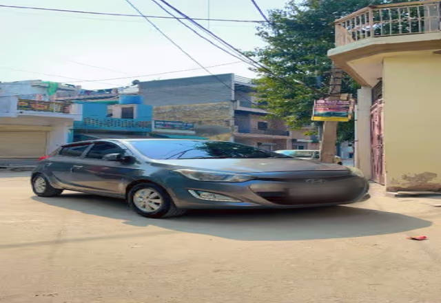 https://images10.gaadi.com/usedcar_image/4546636/original/e9e288a4-a4d9-4343-8c1f-344b97a6693e.?imwidth=6400