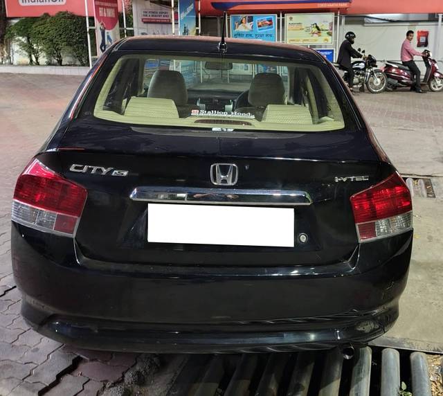 https://images10.gaadi.com/usedcar_image/4546645/original/processed_673f91fecf94f50e6467bdd8d970fcf3.jpg?imwidth=6401