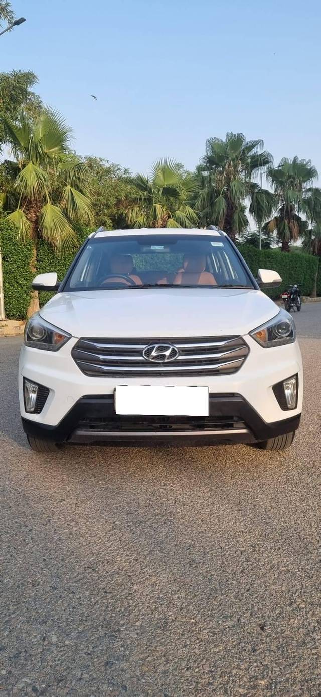 https://images10.gaadi.com/usedcar_image/4546657/original/processed_ce4e9fd9d31a78a2aa312545369216fd.jpg?imwidth=6402