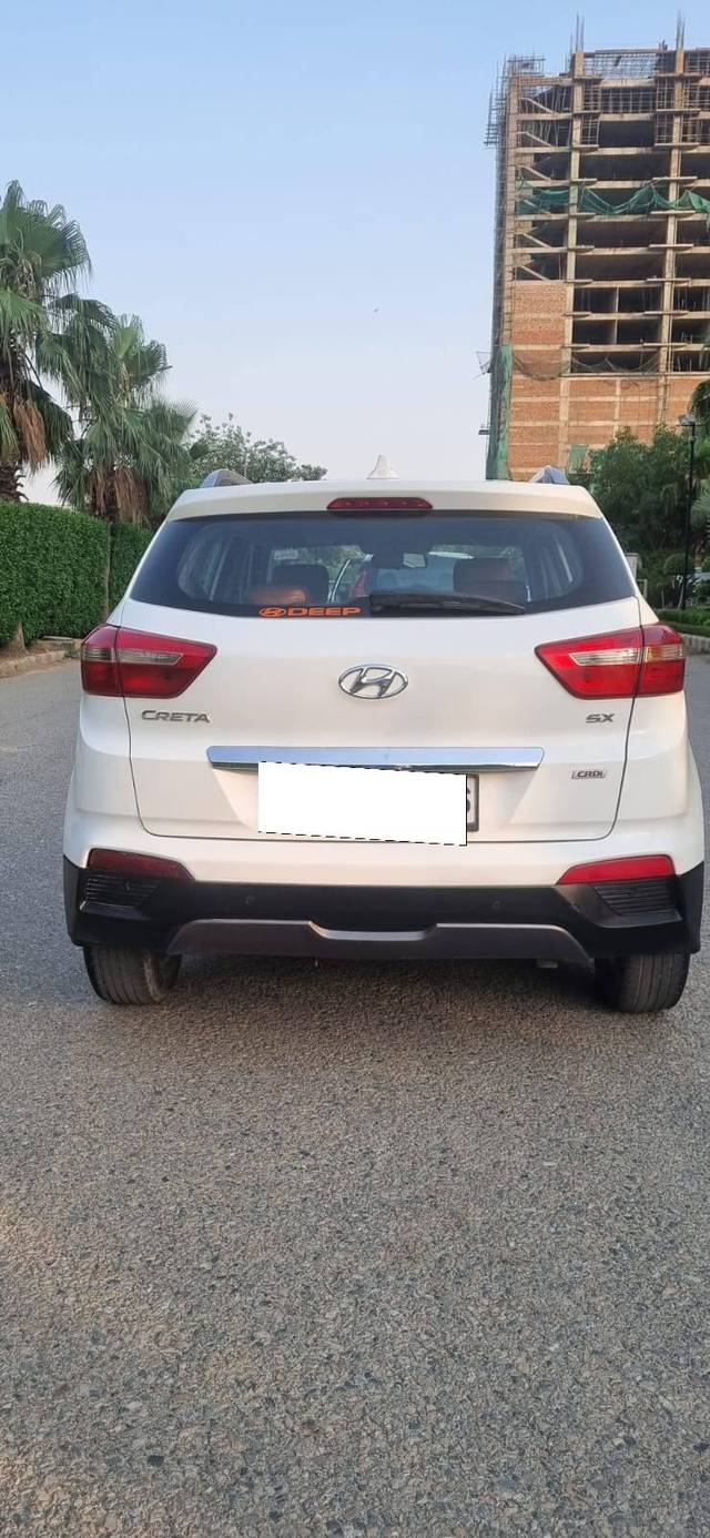 https://images10.gaadi.com/usedcar_image/4546657/original/processed_efa4f59bc45da82aa069c6602a64daad.jpg?imwidth=6401