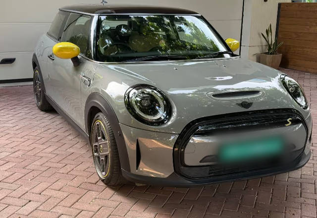 https://images10.gaadi.com/usedcar_image/4546667/original/1625ed3a-92de-4060-a4b6-f8402d2cb67c.?imwidth=6400